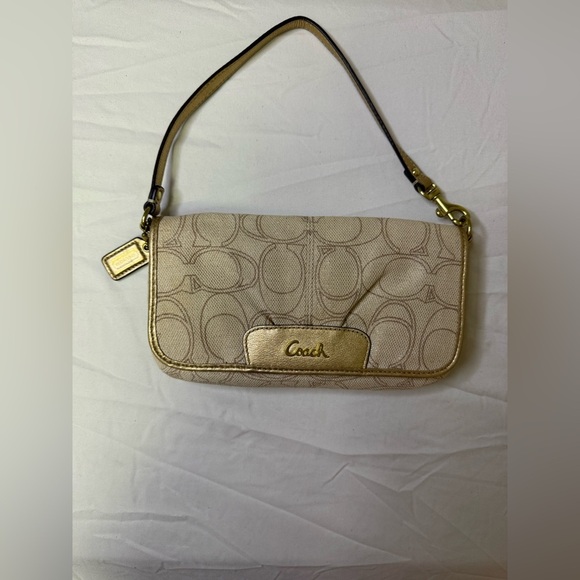 Coach Cream Clutch with Signature Design - Picture 1 of 14
